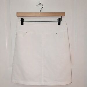 Chic White Mini Skirt for Women
